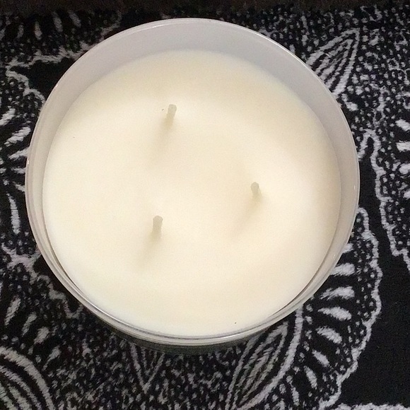 🍏 Bath and body works Apple macchiato candle - Picture 3 of 4